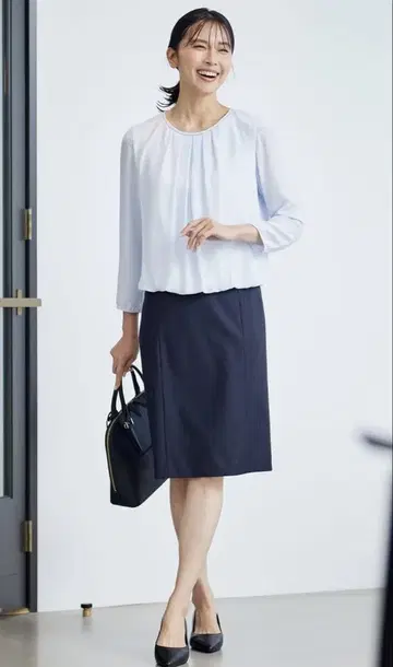 미사용 새상품 23구 44 사이즈 큰 네이비 스트라이프 예쁜 고급 스커트
