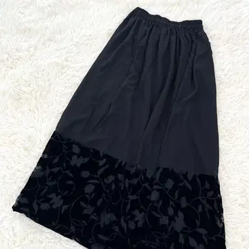 이소재 절개 롱 스커트 꽃무늬 벨벳 허리밴딩 블랙 고급