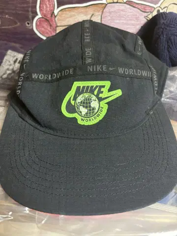 NIKE WORLDWIDE 블랙 캡