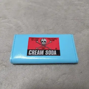 미사용 새상품 크림소다 CREAM SODA 스컬 디자인 키케이스