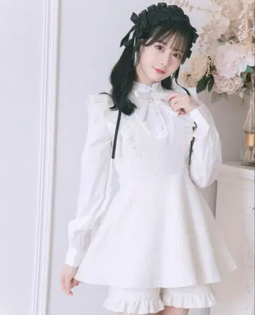 meltie 멜티 큐루후와 트위드 셋업