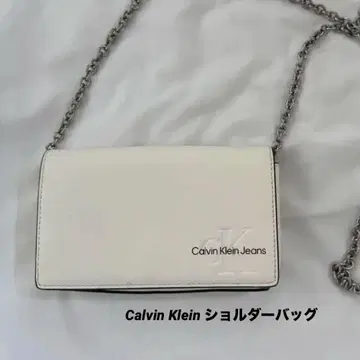 Calvin Klein Jeans 화이트 숄더백