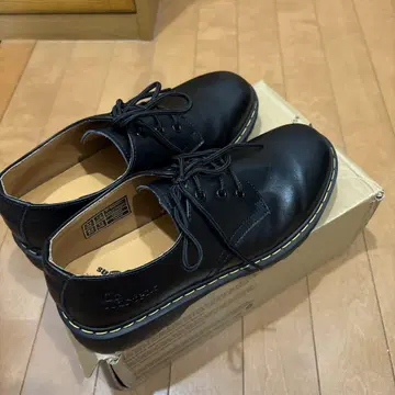 Dr.Martens 닥터마틴 1461 클래식 로우탑 3홀