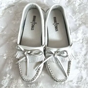 MINNETONKA 화이트 모카신 프린지 미네통카 가죽