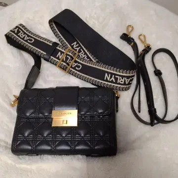 CARLYN 블랙 숄더백 퀼팅