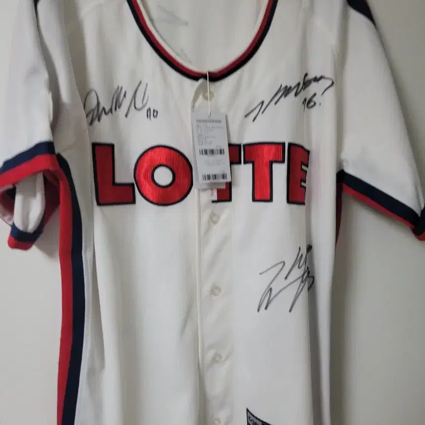 ロッテジャイアンツ LOTTE ストライプ ユニフォーム 新品タグ付き プロ野球 千葉ロッテマリーンズ ユニフォーム ピンストライプ