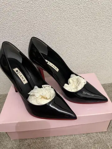 DIANA 에나멜 펌프스