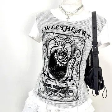 미사용 새상품 LOVE MOSCHINO 장미 플로키 로고 T셔츠