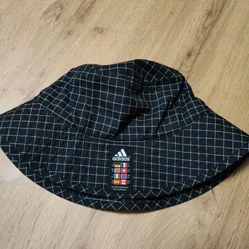 adidas 체크 무늬 버킷햇