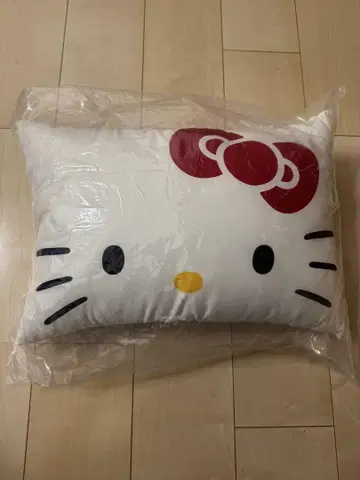 [미사용 새상품] 헬로키티 페이스 쿠션