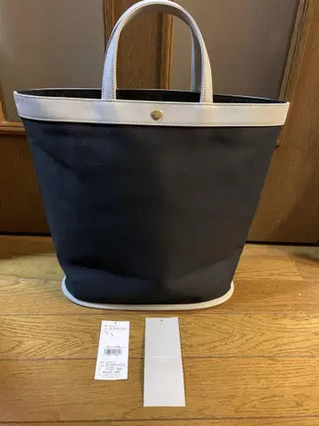 새상품급 Neutral Gray 블랙 토트백