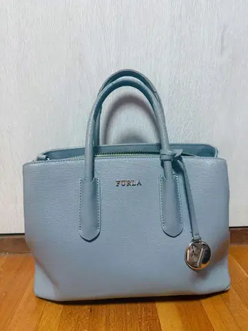 FURLA 라이트 블루 핸드백