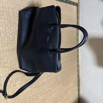 FURLA 블랙 가죽 핸드백