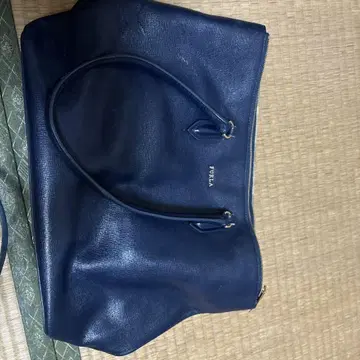 FURLA 네이비 핸드백