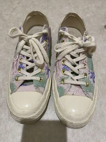 CONVERSE ALL STAR 꽃무늬 자수 스니커즈