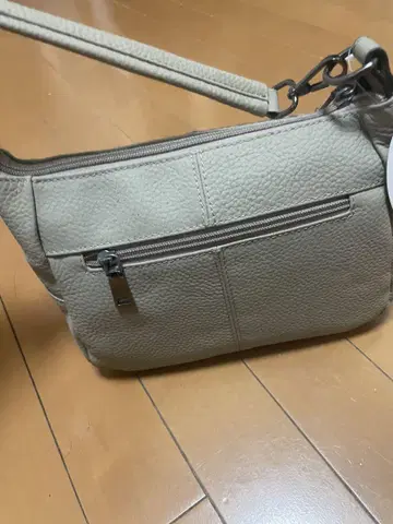 그레이 가죽 숄더백