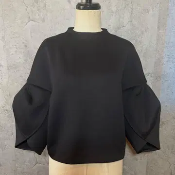 HEVE tulip bonding blouse