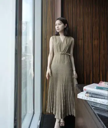 LAUBEBLANC Shell Pleats Dress