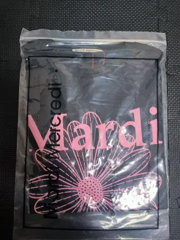[새상품 택 포함 반팔] 여름 세일 Mardi Mercredi 티셔츠