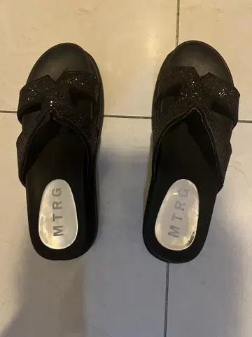 MTRG 블랙 비쥬 샌들
