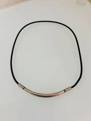 phiten RAKUWA 메탁스 라운드 40cm 실버