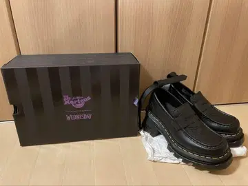 [ Dr. Martens ] 웬즈데이 로퍼
