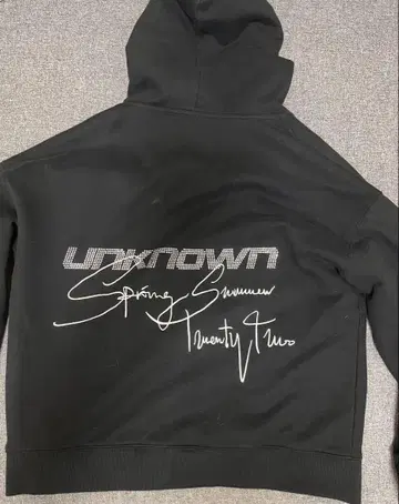 UNKNOWN LONDON 큐빅 후디 블랙