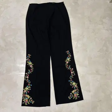 ESCADA 미사용 꽃무늬 자수 블랙 플레어 팬츠