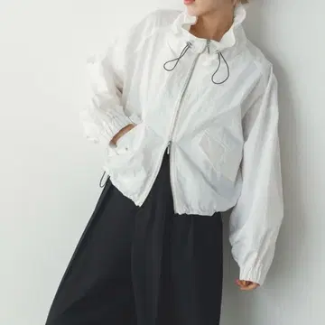 이번 시즌 신상 미사용 새상품  [발수 가공] 그로그랭 숏 블루종