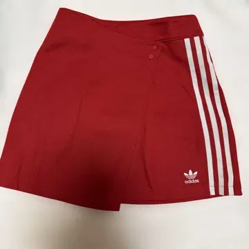 adidas 빨간색 3선 라인 랩 스커트 XS