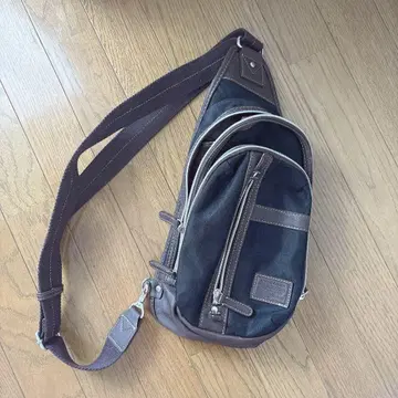 VISARUNO 비사르노 바디백 숄더백