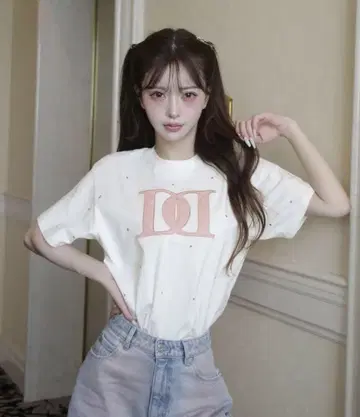 Darich 다리치 퀼팅 아플리케 비쥬 T셔츠 WHT