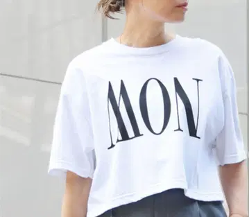MON/NOW 크롭 T셔츠