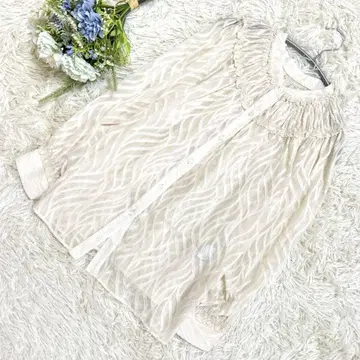 노리즈 화이트 프릴 블라우스 물결무늬 비침 사이드 슬릿 M 긴팔