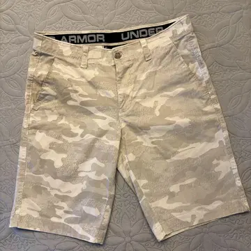 UNDER ARMOUR 숏팬츠 화이트 카모플라쥬 사이즈 31 (L)