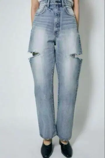 moussy THIGH SLIT LOOSE STRAIGH 23인치