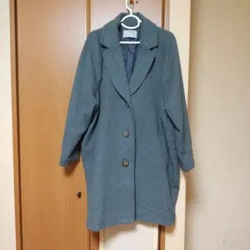 그레이 버튼 롱 코트