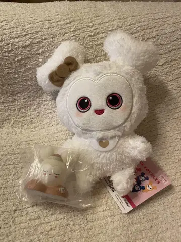 TWICE 다현 푹신푹신 앉아있는 봉제인형 GiGO 한정