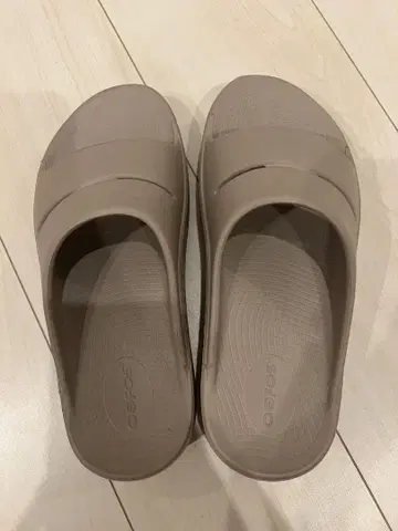 OOFOS 우포스 OOMEGA OOAHH 우아 베이지 24cm