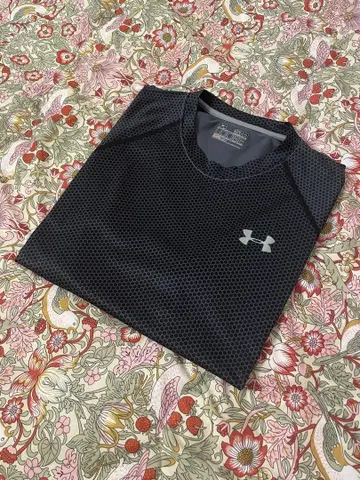 Under Armour 남성용 티셔츠 S 블랙