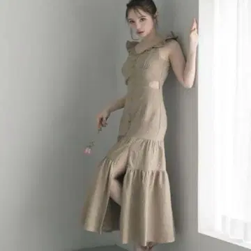 슬리브리스 베이지 롱 원피스