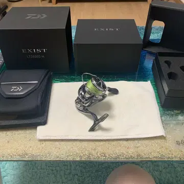 컨디션 최상 다이와DAIWA 22 EXIST LT-2500S-H