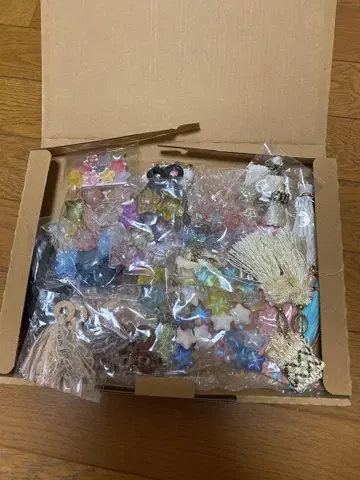 태슬, 비즈 등