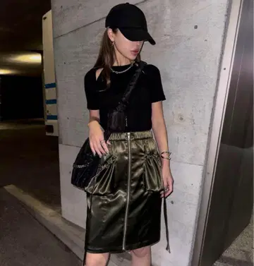 미사용 새상품 glamlips 스트랩 satin 숏 스커트
