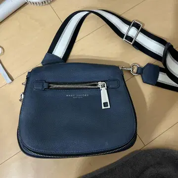 MARC JACOBS 네이비 숄더백