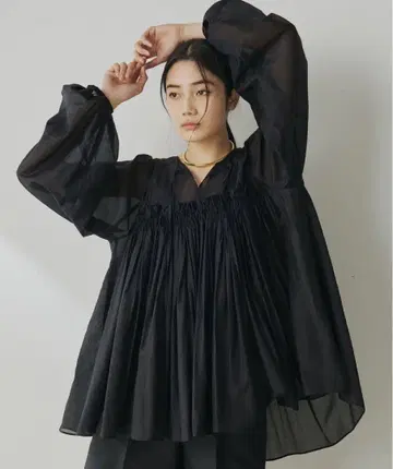 Whim Gazette 실크론 개더 블라우스
