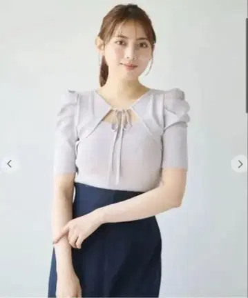 LILLIAN CARAT 리본 디자인 숏 레이어드 니트