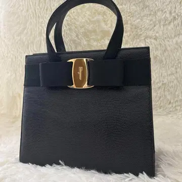 새상품급 Ferragamo 핸드백 바라 리본 블랙 리자드 포멀