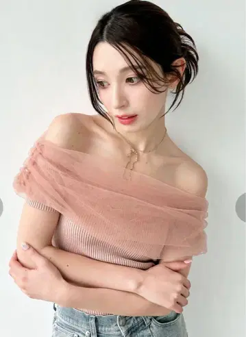 RESEXXY 시어 콤비 오프숄 니트