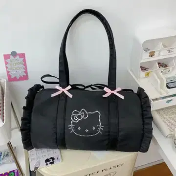 헬로키티 블랙 보스턴 백